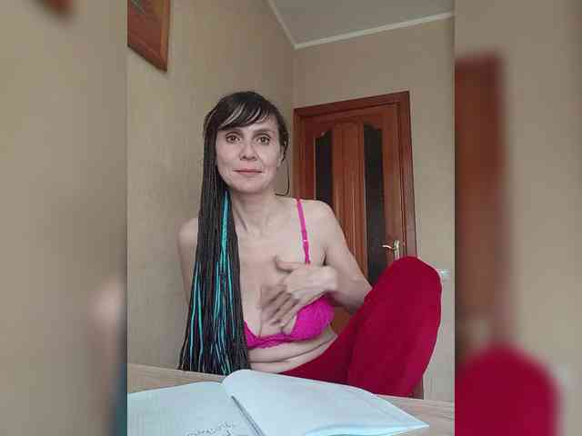 Hellenalonenochka webcam