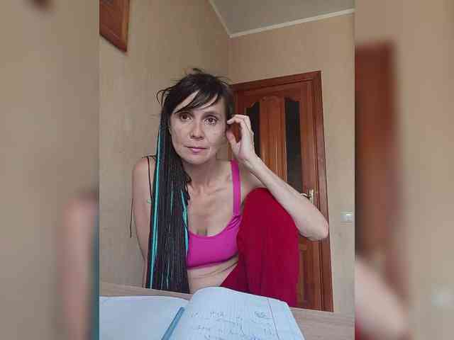 Hellenalonenochka webcam