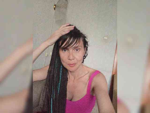 Hellenalonenochka webcam
