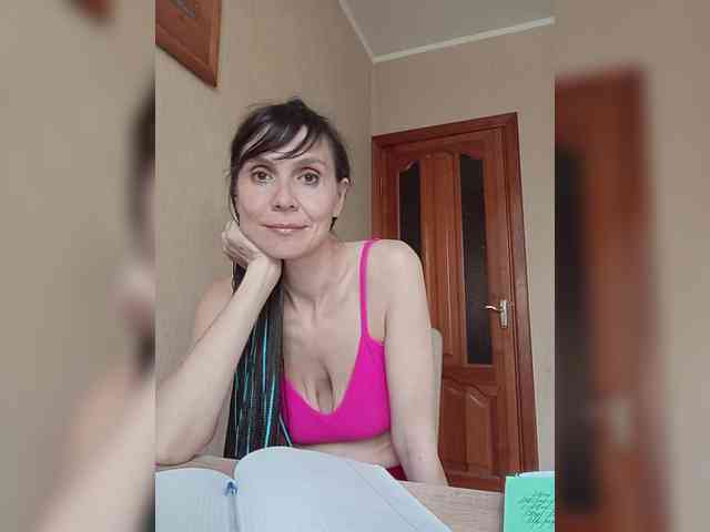 Hellenalonenochka webcam