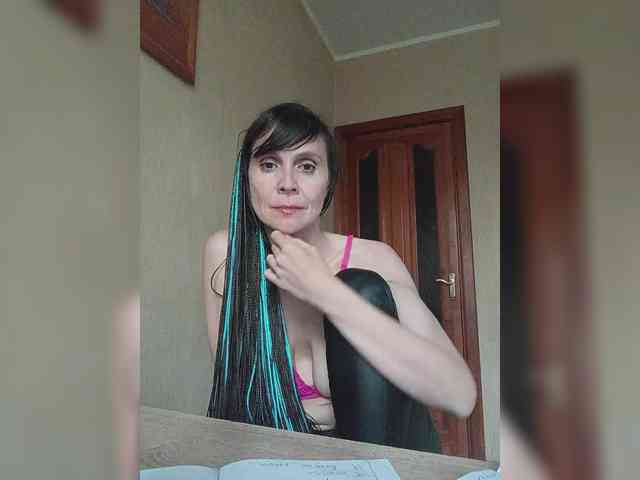 Hellenalonenochka webcam
