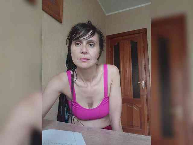 Hellenalonenochka webcam
