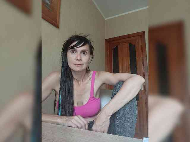 Hellenalonenochka webcam