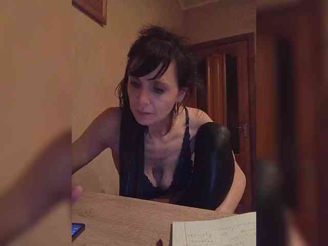 Hellenalonenochka webcam