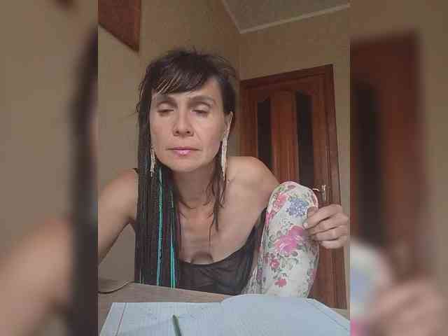 Hellenalonenochka webcam