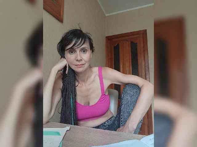 Hellenalonenochka webcam