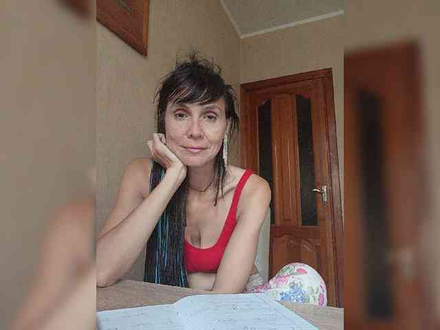Hellenalonenochka webcam
