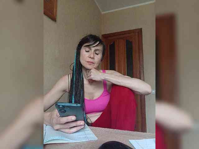 Hellenalonenochka webcam