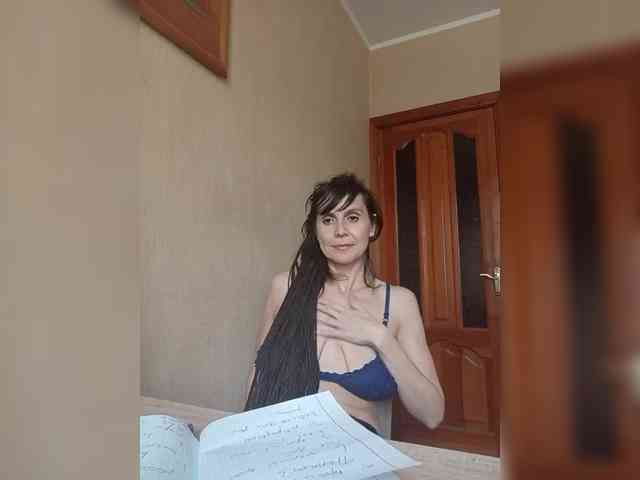 Hellenalonenochka webcam