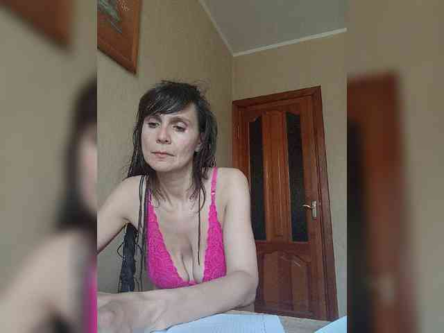 Hellenalonenochka webcam