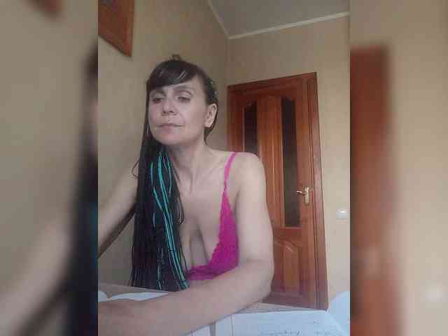 Hellenalonenochka webcam