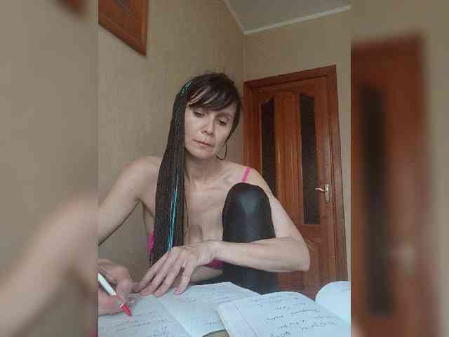 Hellenalonenochka webcam