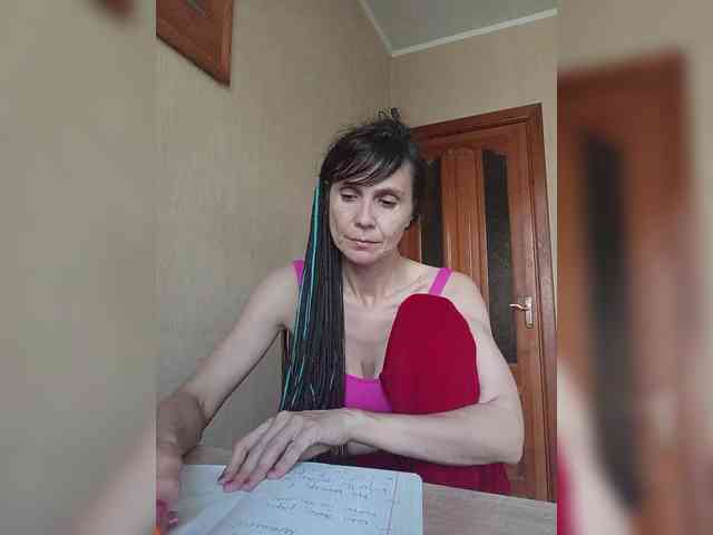 Hellenalonenochka webcam