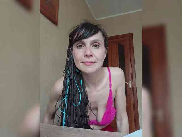 Hellenalonenochka webcam