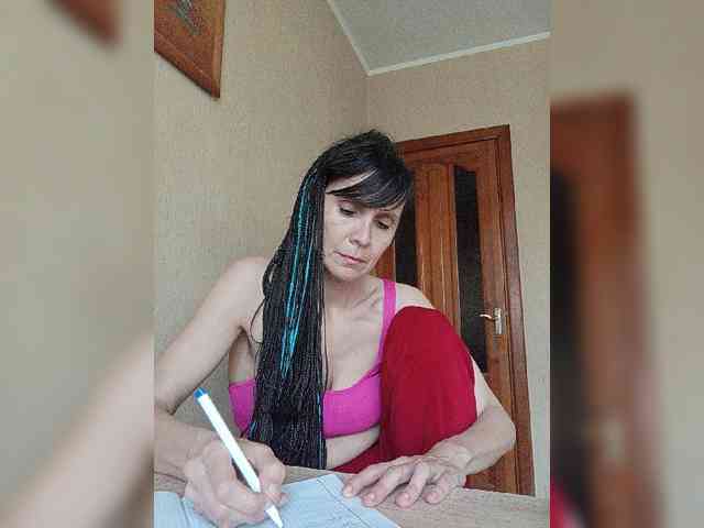 Hellenalonenochka webcam