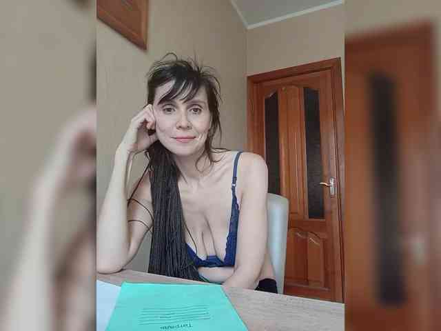 Hellenalonenochka webcam