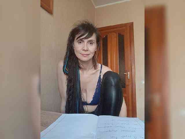 Hellenalonenochka webcam