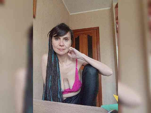Hellenalonenochka webcam