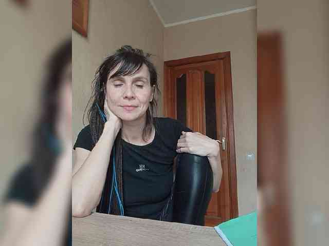 Hellenalonenochka webcam