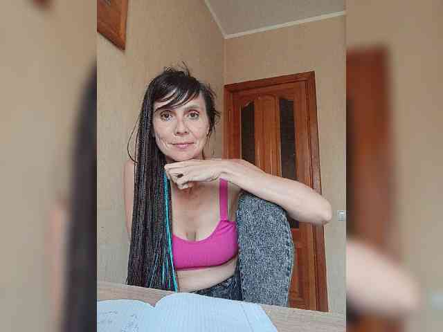 Hellenalonenochka webcam