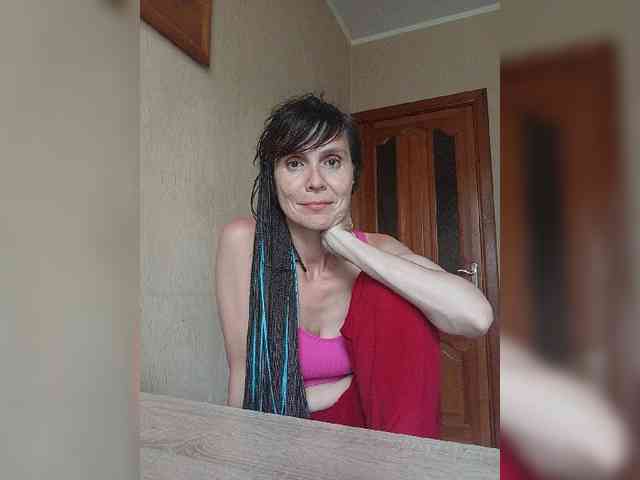Hellenalonenochka webcam