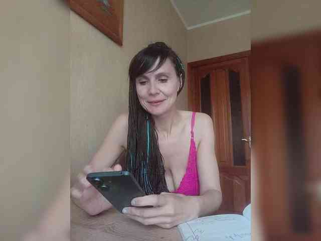 Hellenalonenochka webcam