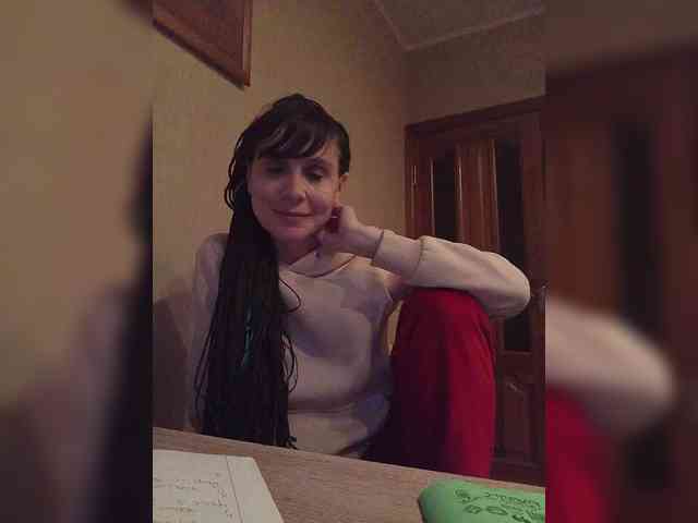 Hellenalonenochka webcam