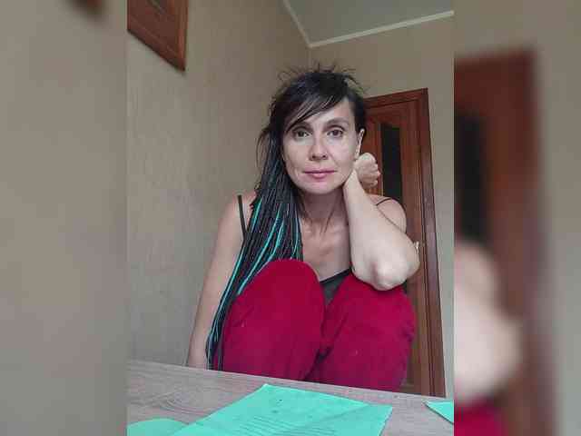 Hellenalonenochka webcam