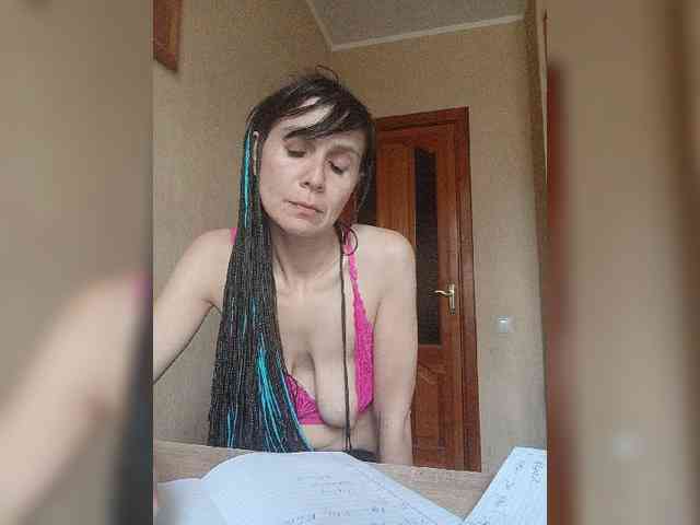 Hellenalonenochka webcam