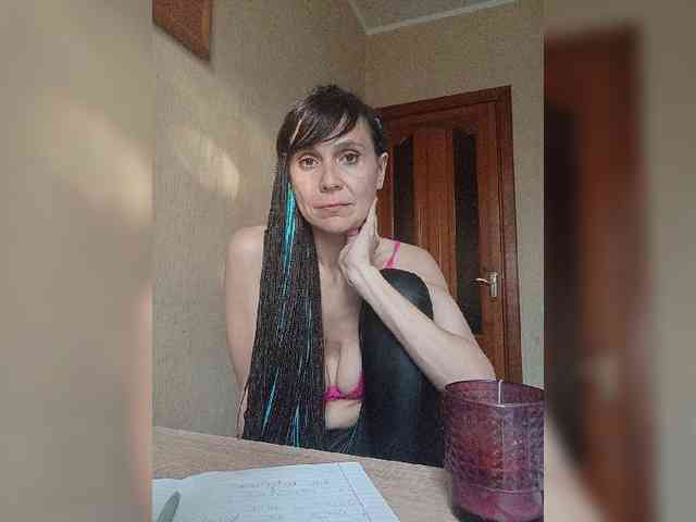 Hellenalonenochka webcam