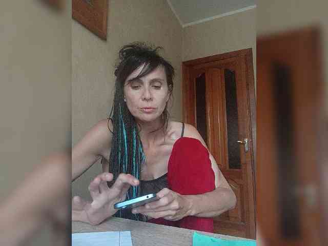 Hellenalonenochka webcam