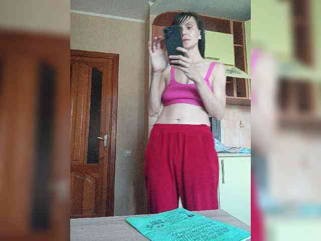 Hellenalonenochka webcam