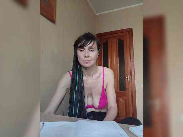 Hellenalonenochka webcam