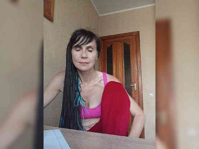 Hellenalonenochka webcam