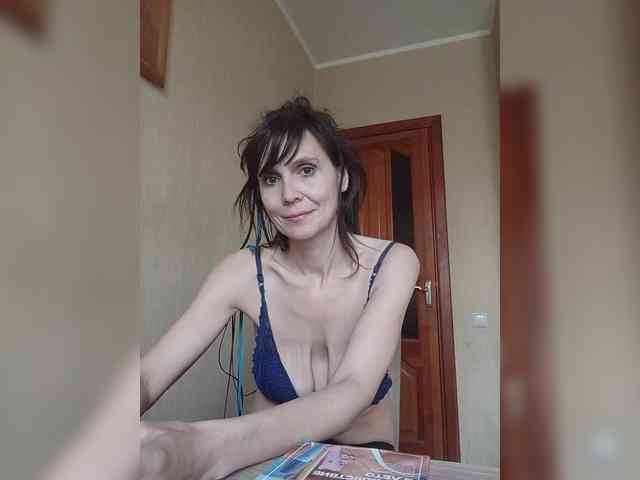 Hellenalonenochka webcam