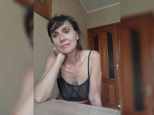 Hellenalonenochka webcam