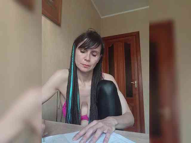 Hellenalonenochka webcam