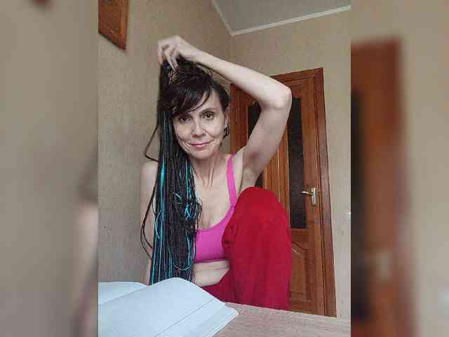 Hellenalonenochka webcam