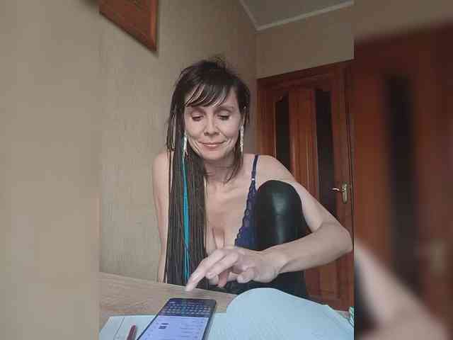 Hellenalonenochka webcam