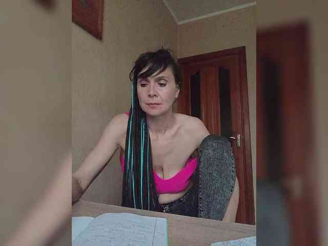 Hellenalonenochka webcam