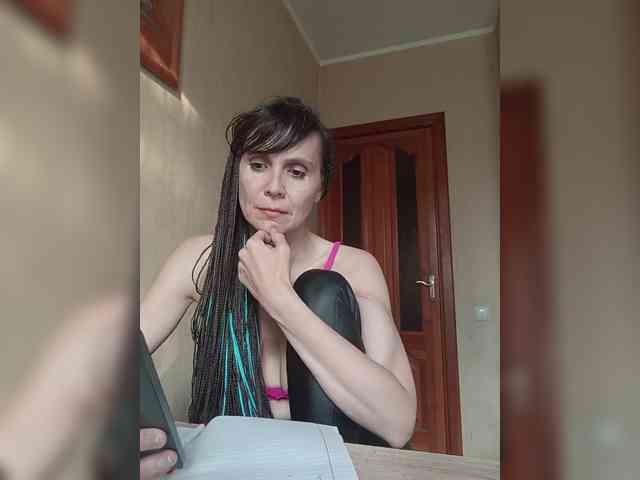 Hellenalonenochka webcam