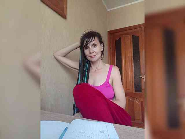 Hellenalonenochka webcam