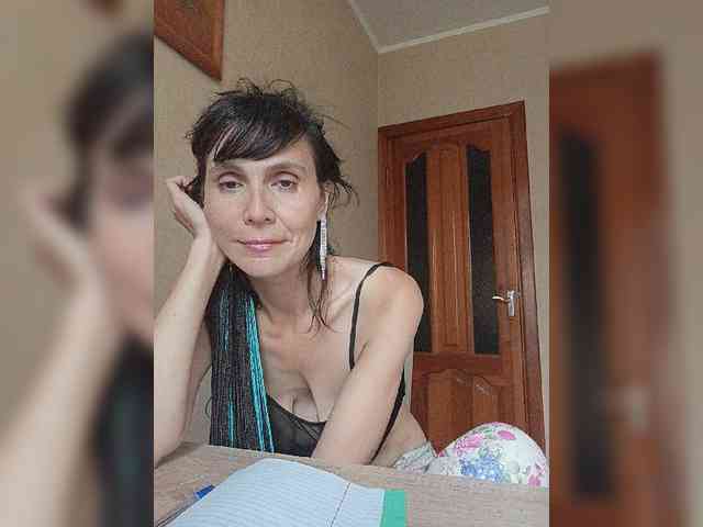 Hellenalonenochka webcam