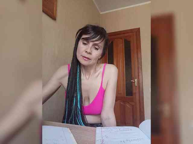 Hellenalonenochka webcam