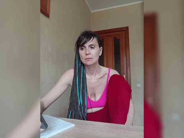 Hellenalonenochka webcam