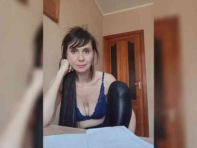 Hellenalonenochka webcam