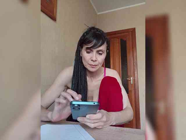 Hellenalonenochka webcam