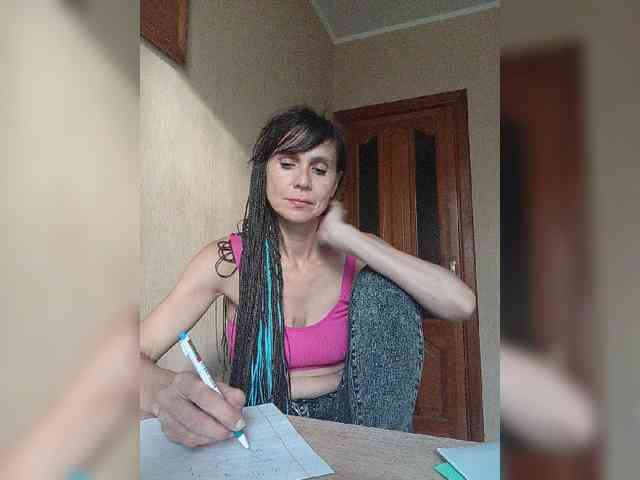 Hellenalonenochka webcam