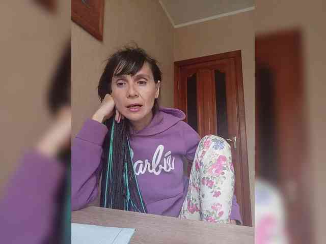 Hellenalonenochka webcam
