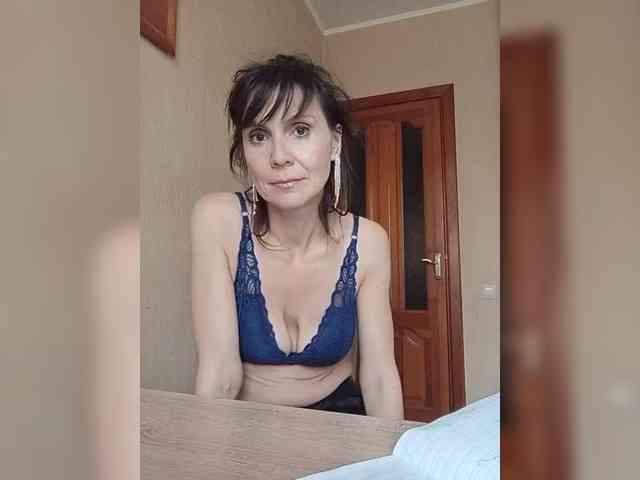 Hellenalonenochka webcam